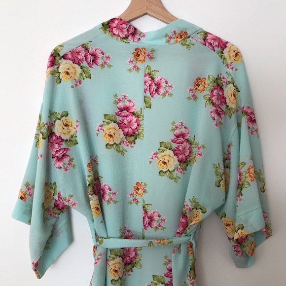 Coveted Floral Robe - Picture 2 of 5